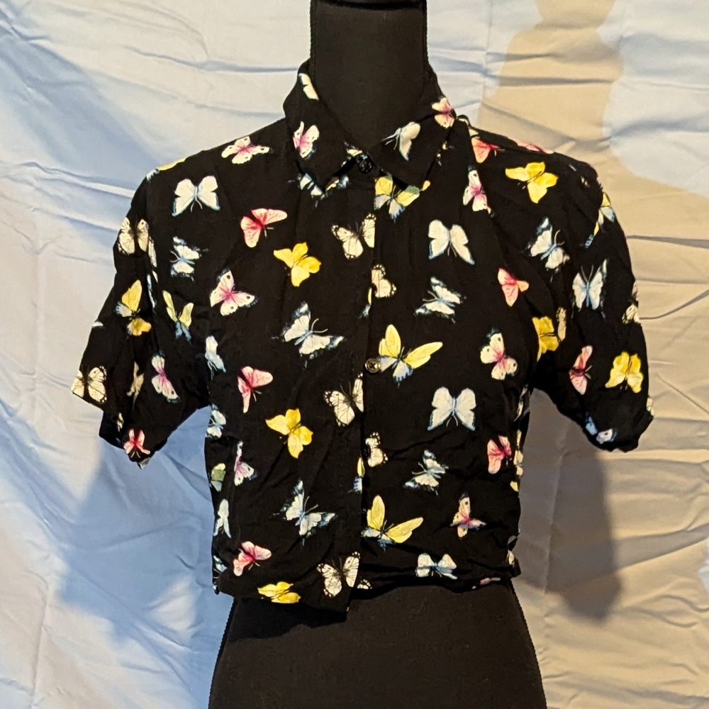 Butterfly Print Cropped Blouse